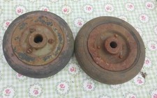 2x altes Eisenrad Rolle ❤️