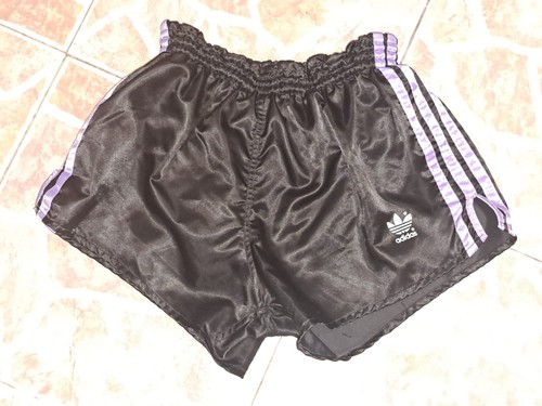 Schöne shiny adidas shorts - schöne,