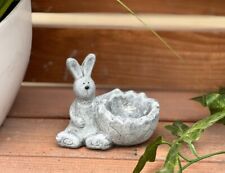 Steinfigur kleiner Hase