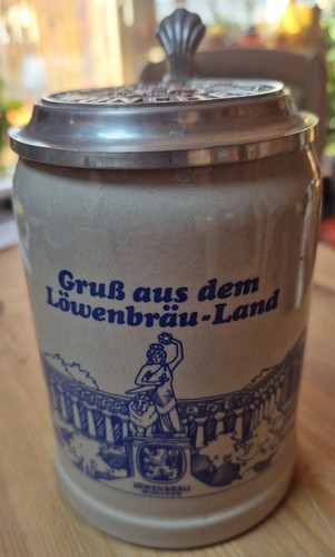 Bierkrug löwenbräu - bierkrug,