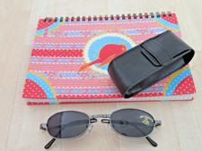 Praktische Klapp-Sonnenbrille in Mäppchen