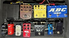 gitarren pedal board mit netzteil komplett verkabelt mit 2 AKG-Sendern