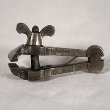 Antikes Uhrmacherwerkzeug - Feilkloben Lucien Hugoniot-Tissot L.Hugoniot Tissot