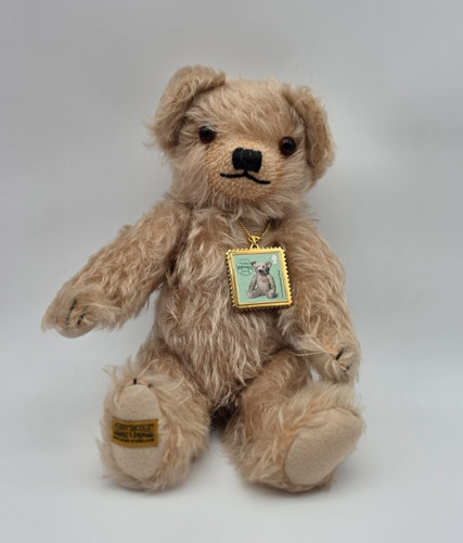 Merrythought royal mail - -,