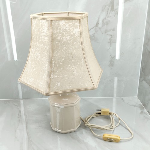 Nachttischlampe cremfraben