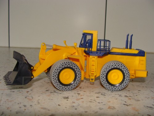 Kibri 11454 komatsu 800 2 - kibri,