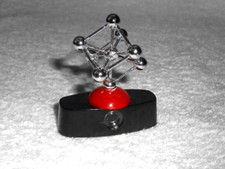 Atomium aus Kunststoff Bakelit