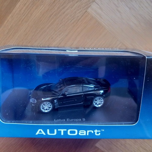 Modellauto autoartmodels - 1:43,