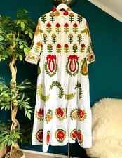 Kleid mit suzani stickerei - suzani-stickerei, –