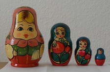 Russische Matroschka, Babuschka, Matrjoschka! 4 Holzpuppen! SCHÖNE DEKORATION!!!