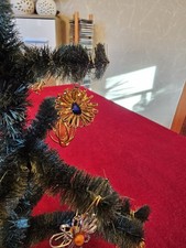 Antiker Kleiner Weihnachtsbaum mit 12 Kugeln und einer Spitze