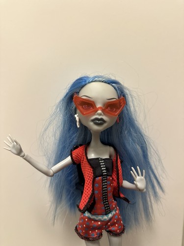 Monster high ghoulia - yelps,