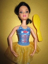 B1383) DISNEY SCHNEEWITTCHEN BARBIE MATTEL 2012 FESTER BODY UND SCHUHE+STOFFROCK