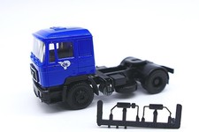 MAN F90 2-Achs Zugmaschine "Panalpina" blau, von HERPA