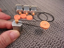 DC Motor 3-12 V, mit Pulley, Scheibe, Rundriemen, Daten siehe ganz unten!