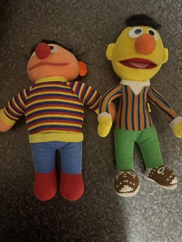 Ernie und bert - bert, plüsch