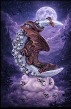 Fantasy Drachenfigur auf Mond