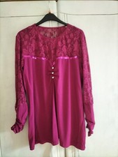 Ausgefallenes Shirt in Beere von Ricarda M.,