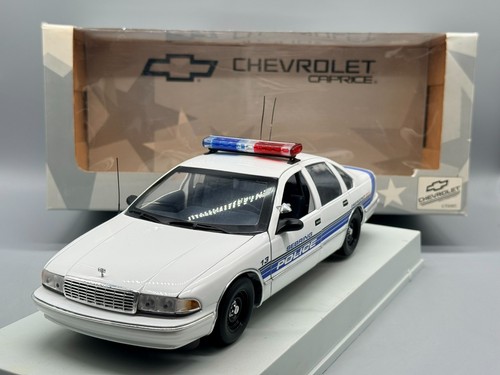 Modellautos ut models - 1:18,