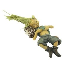 Pixie schläft angekuschelt an