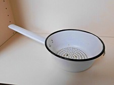 alter Durchschlag Seiher Sieb