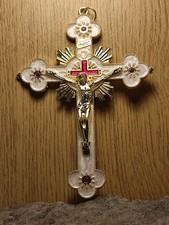 Kruzifix in Gold Weiß Jesus