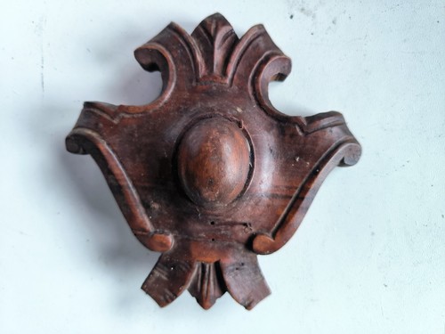 Altes holz ornament - ornament, geschnitzt
