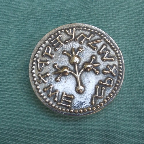 Briefbeschwerer aus metall - briefbeschwerer,