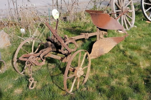 Antiker wende pflug gebrüder - wende-pflug,