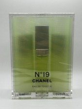 CHANEL N°19 EAU DE TOILETTE