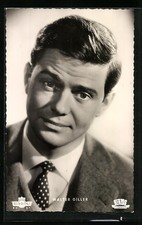 Schauspieler Walter Giller mit fragendem Blick, Ansichtskarte 
