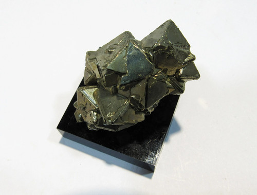 Pyrit oktaeder hochglanz stufe - oktaeder,