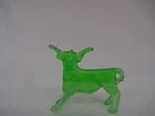 70er Jahre / Tierfigur / Grüntransprenter  Stier - 30 mm lang - Hartes Plastik