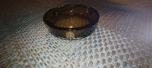 Großer rauchglas aschenbecher - großer, rauchglas-aschenbecher