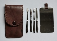 ANTIKES REISE - NAGEL-NÉCESSAIRE, Lederétui, 5 Innenteile, 20er Jahre
