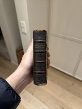 Alte dekorative Bibel aus