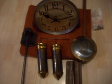 Standuhr- Standuhrwerk um 1930 läuft ,  2 Gewichten Pendel Halterung Gongstäbe