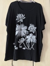 NEU!!! Damen T-Shirt / Größe 46/ Schwarz mit großen Blumen ￼