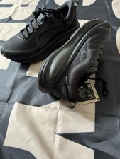 HQ7001-001 Nike Vomero 18