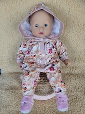 Handgemachte Puppenkleidung