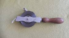 Altes Maßband mit Holzgriff, Metallband 25 m,Gebr. Wichmann, Handkurbel