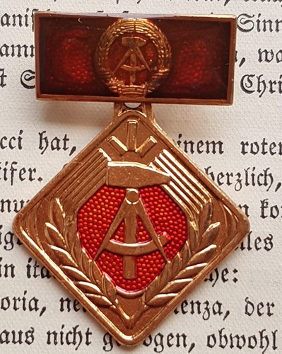 Ddr orden aktivist der - orden,
