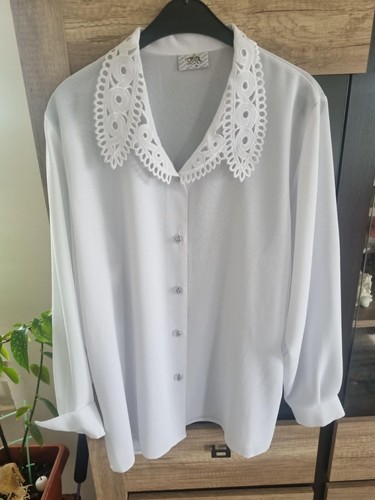 Weiße bluse mit spitzenkragen - bluse,