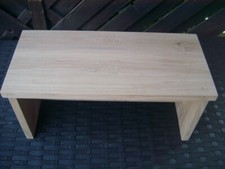 Fußbank aus Holz Schemel Hocker Esche  45,0 x 20,5 x 20,8 L ; B ; H mit Wurmfraß