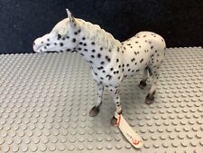 Schleich Figur Pferd 36175 Knabstrupper Stute mit Fähnchen