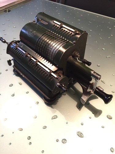 Antike rechenmaschine rokli - rechenmaschine,
