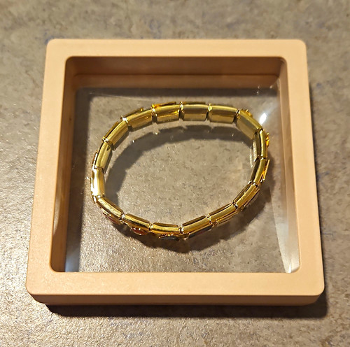 Goldfarbenes