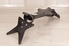 Kennzeichenhalter, Träger