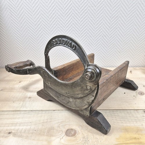 Antiker raadvad brotschneider - raadvad,