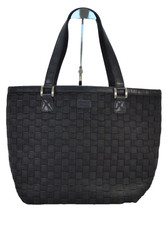 Große Tasche schwarz Schulter